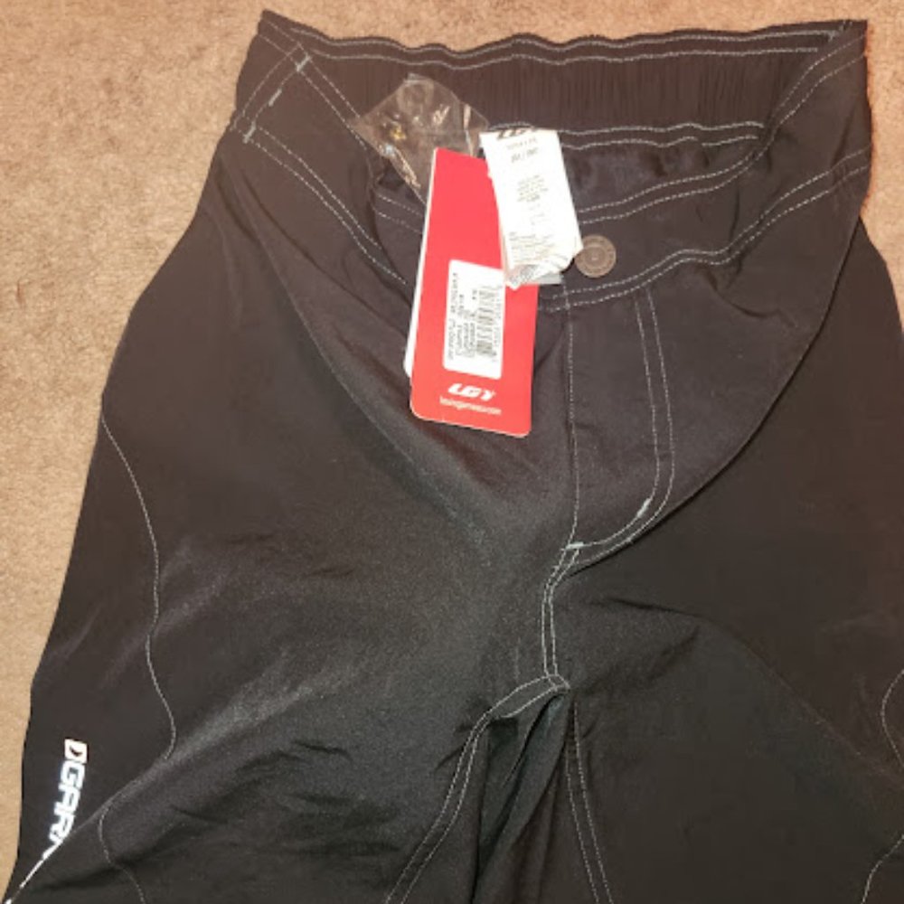 LG  Radius mountain bike shorts XL